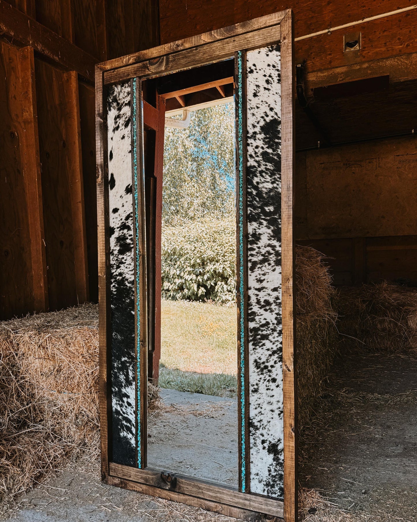 dark walnut frame, salt and pepper black hide